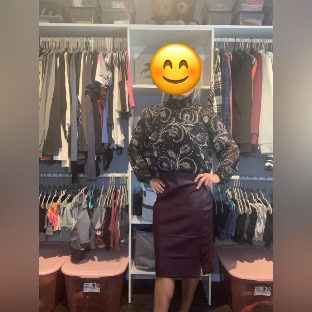 Ann Taylor Burgundy Leather Skirt. NWT *OBO*